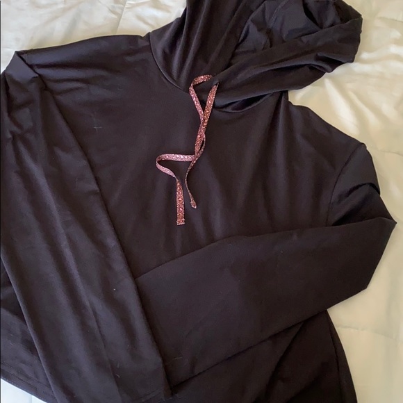 Fabletics Top - Picture 1 of 2